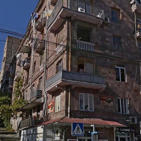 Апартаменты 20 Сарьян Ереван Экстерьер фото